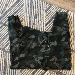 Lululemon Camouflage Joggers - Dark Green - Size 12